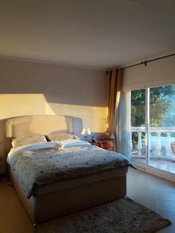 Villa De La Rosa Málaga Extérieur photo